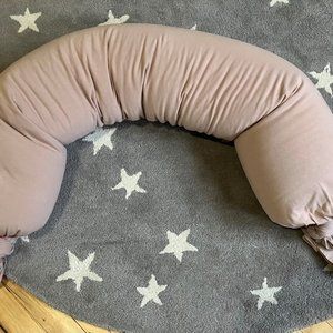 BBhugme -Pregnancy & Nursing Pillow - Dusty Pink